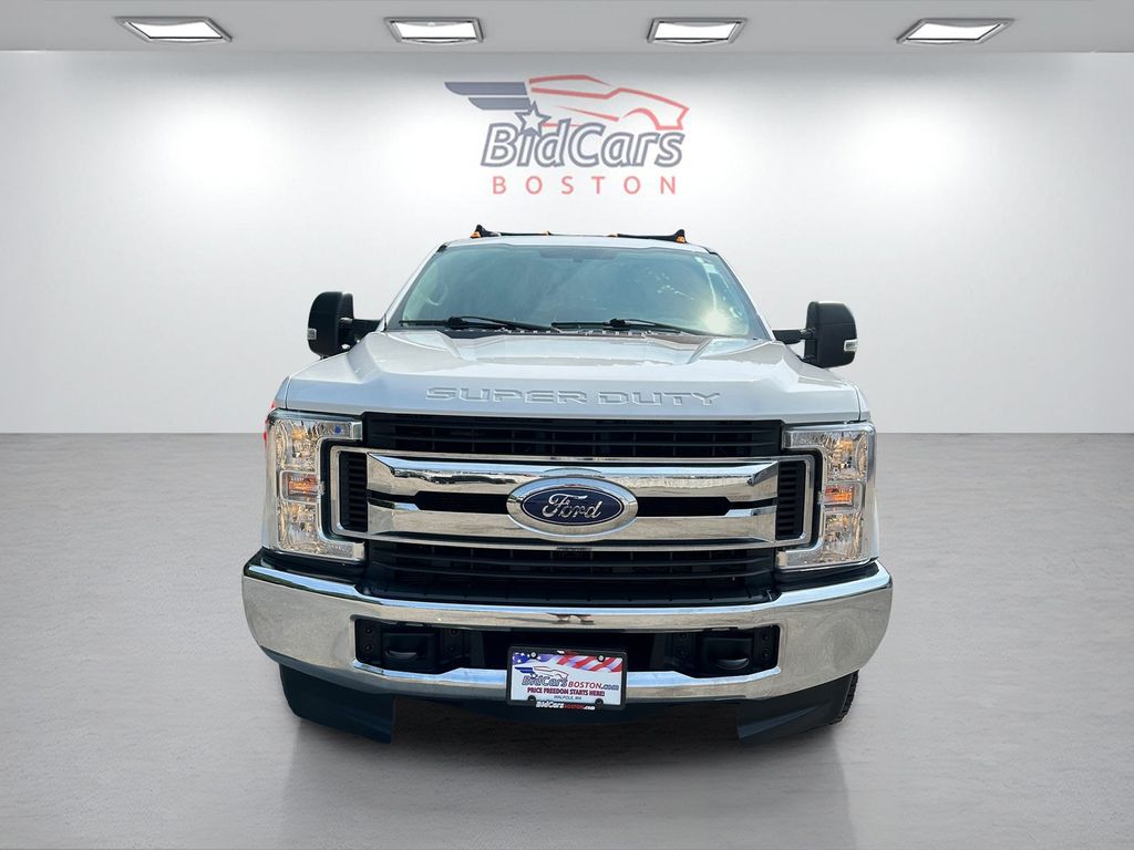ford f-350 super duty chassis cab 2018 1FD8X3HT6JEB66392 image ford f-350 super duty chassis cab 2018 1FD8X3HT6JEB66392 image